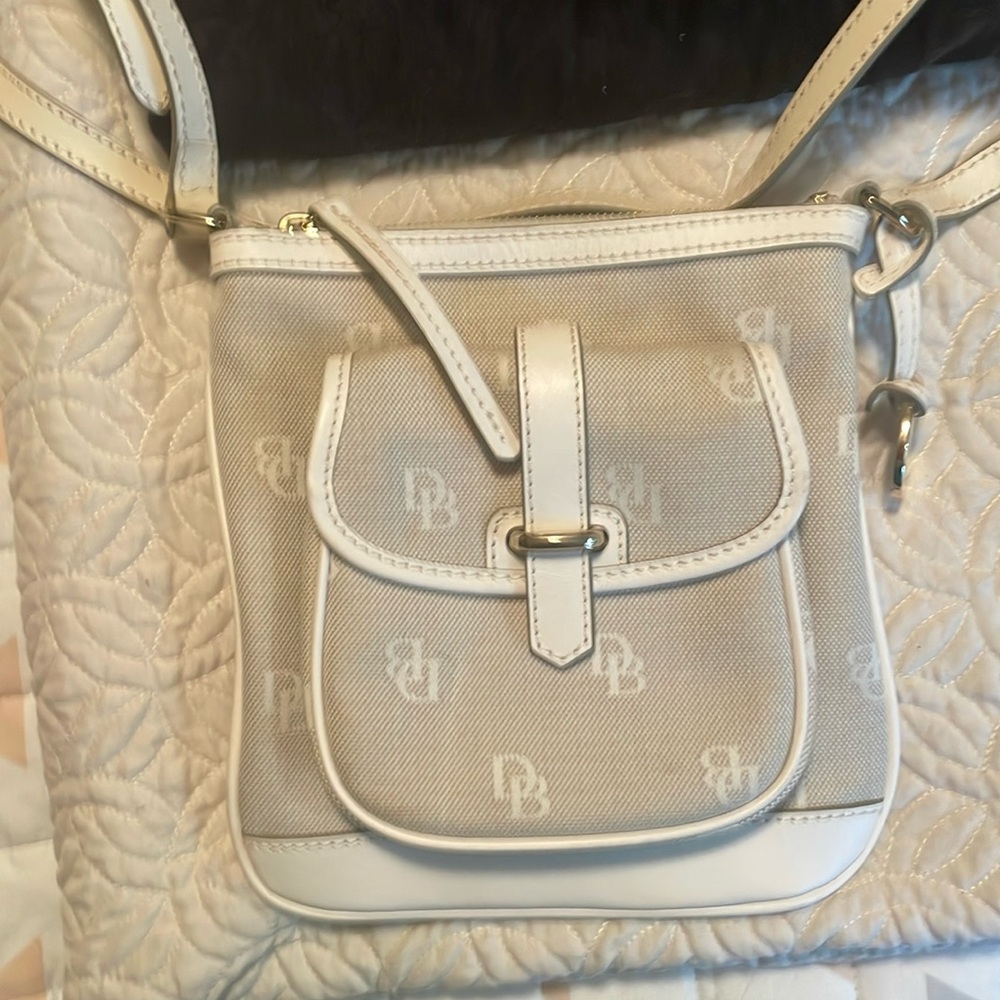 NEW Dooney and Bourke cross body
Never used!